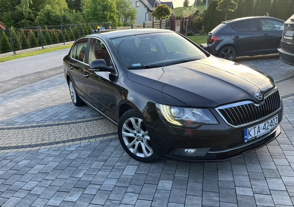 Skoda Superb cena 24000 przebieg: 438570, rok produkcji 2014 z Iława małe 154